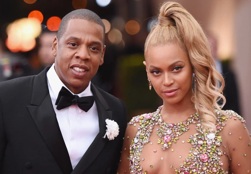 Мужа Бейонсе Jay-Z обвинили в изнасиловании и переписка с Джаредом Лето: новые подробности из файлов миллиардера-педофила Джеффри Эпштейна
