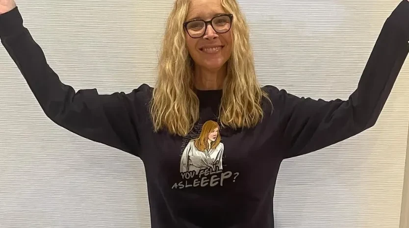 "Воспаление глаз и бугры на коже". Звезда "Друзей" Лиза Кудроу рассказала, почему навсегда отказалась от ботокса