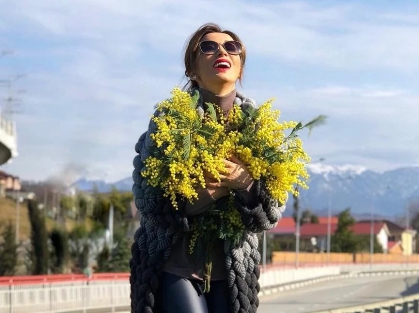 Почему женщинам в подарок на 8 марта чаще всего выбирают мимозы