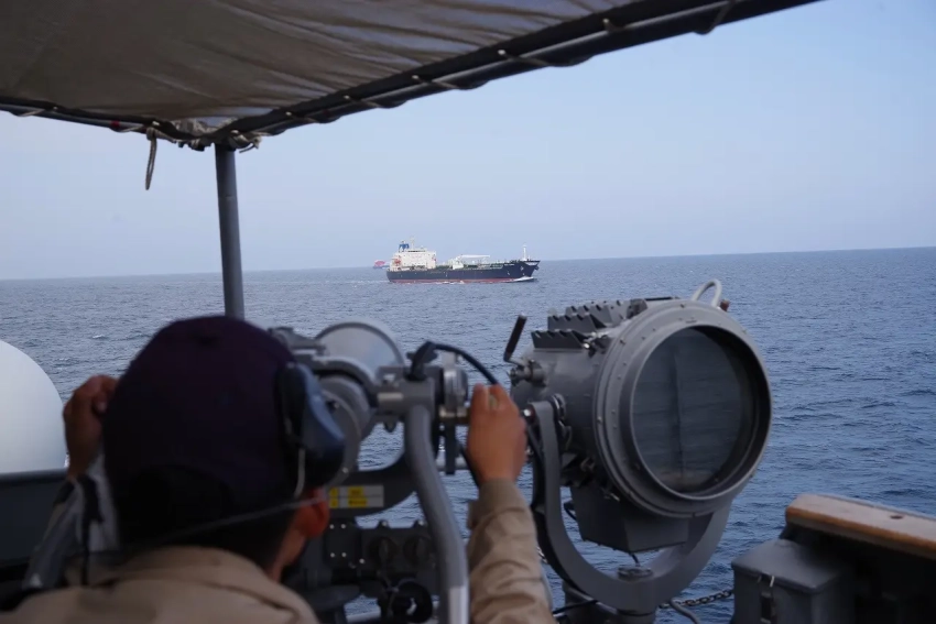 Хуситы грозят перекрыть Баб-эль-Мандебский пролив в поддержку Ирана