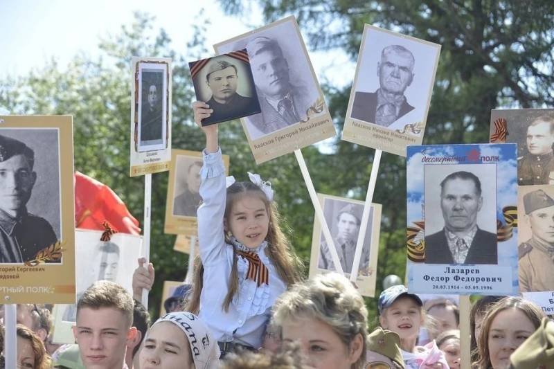 Бессмертный полк 2025 года: Воспоминания о героях продолжают жить в сердцах россиян