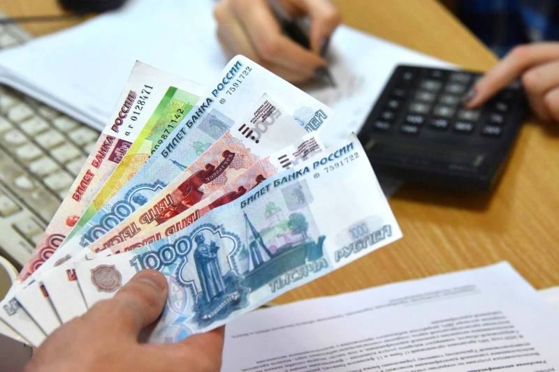 Пособия для семей с новорождёнными: какие выплаты доступны в первый год?