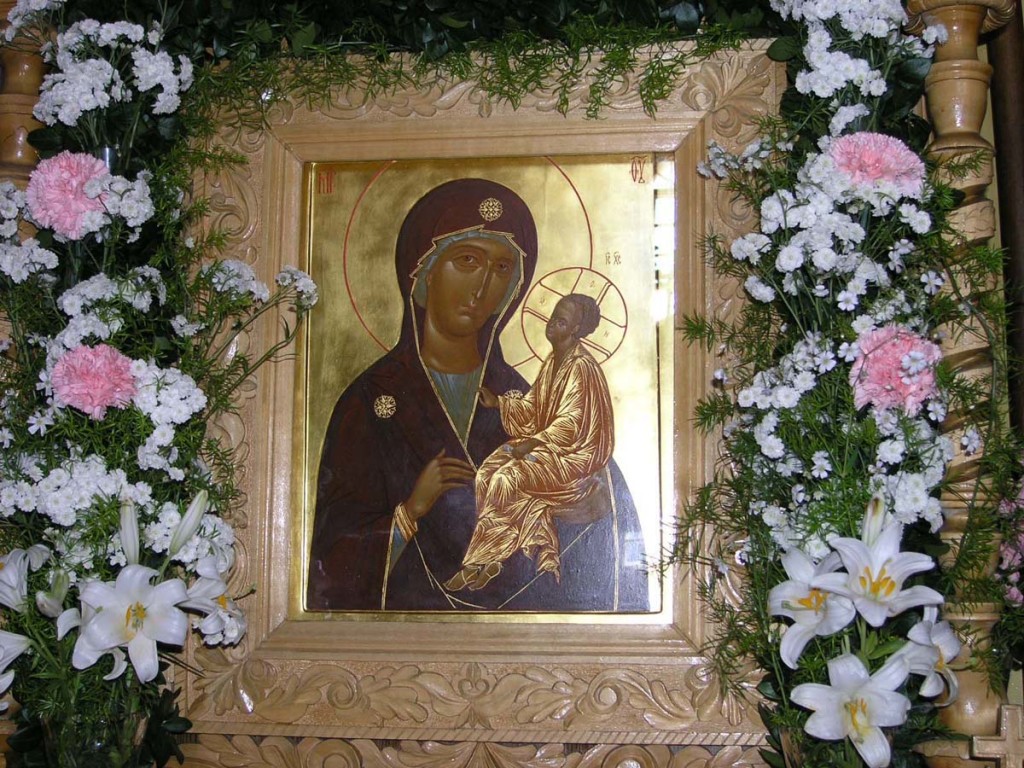 О чем молятся верующие перед Тихвинской иконой Божией Матери 9 июня