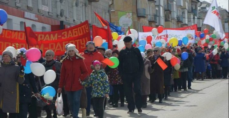 Поздравить близких и друзей с 1 мая 2025 года можно яркой открыткой или прикольными стихами